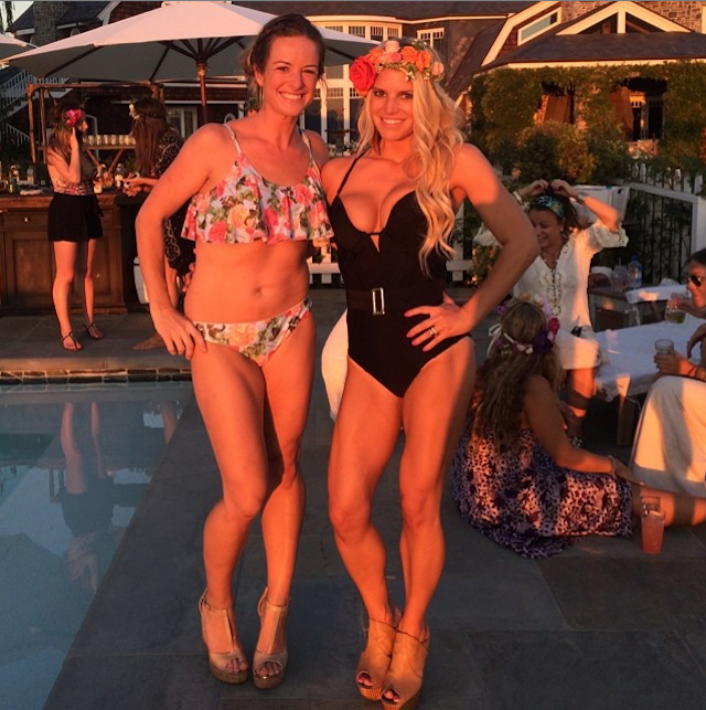 Jessica Simpson Muestra Su Increíblemente Piernas Firmes