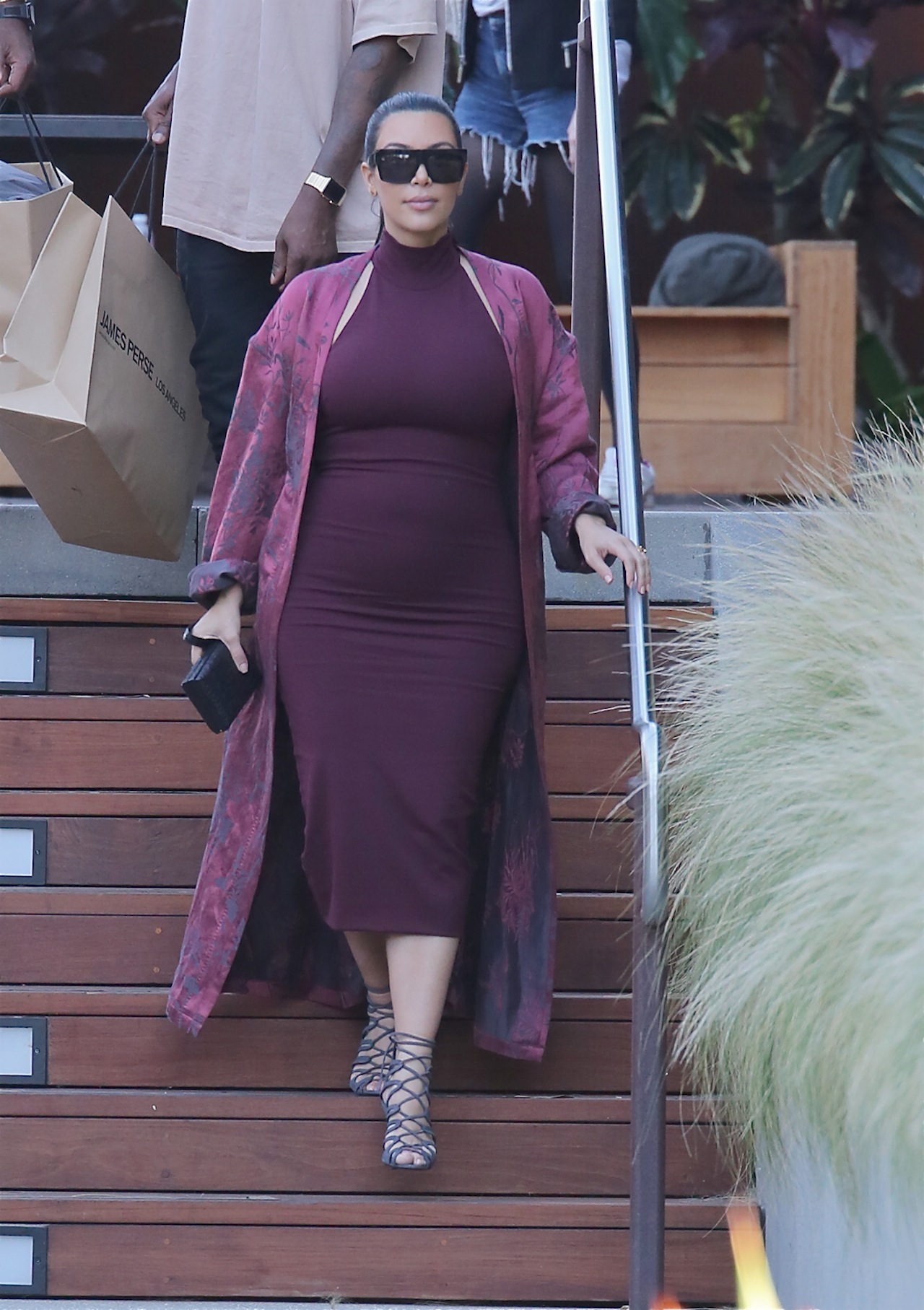 Ver Kim Kardashian Bebé en Crecimiento Bump
